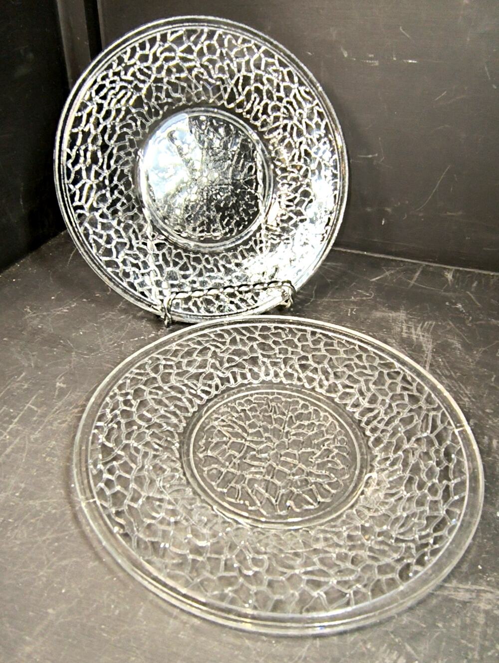 2056. Set of 2 LE Smith By Cracky Bread Plates 6 Inch Crackle Design Clear 1930s